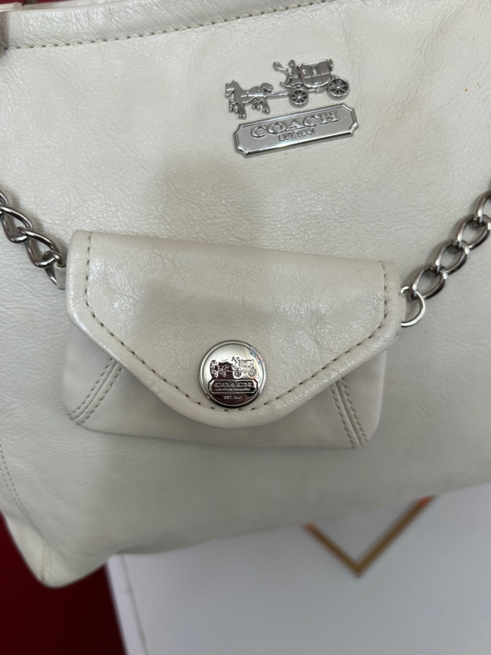 Coach Cream Leather Shoulder Bag with Chain Detail - Picture 3 of 16
